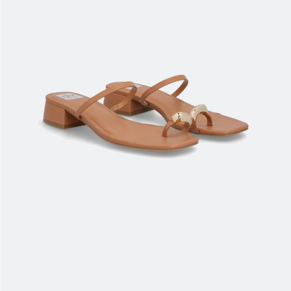 NWT Nara Sandal Toe-Ring Block-Heel
